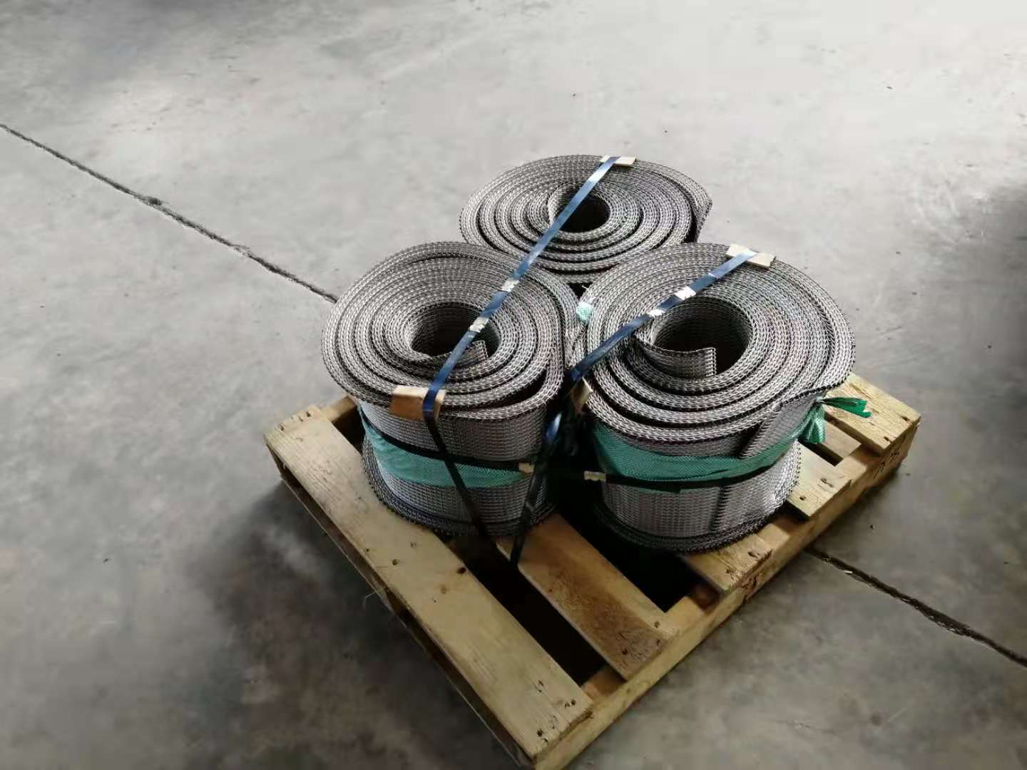亞飛網帶廠生產什么產品和涉及的領域有哪些？